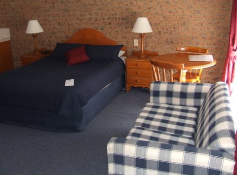 Swaggers Motor Inn, Yass - Tourism Caloundra 3