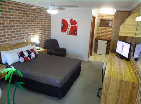 The Palms Motel - Tourism Caloundra 1