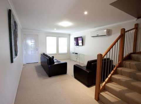 Cardiff Executive Apartments - Tourism Caloundra 2