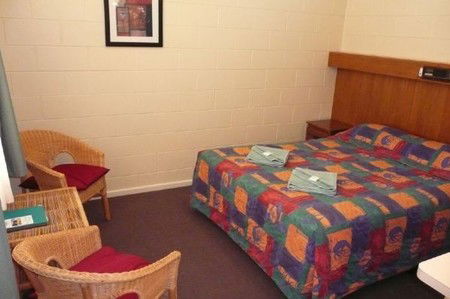Glossop Motel - Tourism Caloundra 1