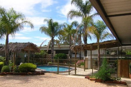 Glossop Motel - Tourism Caloundra 2