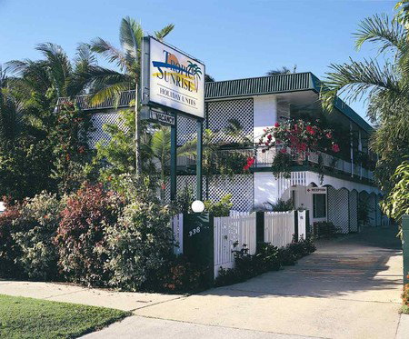 Tropic Sunrise Holiday Units - Tourism Caloundra 0