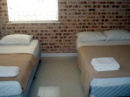 Manly Beach House - Tourism Caloundra 1