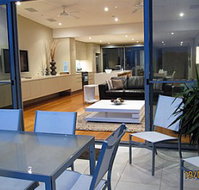 Beach House 2  Vue - Tourism Caloundra