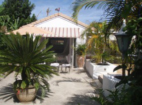 Beach House Studio At Leas - Tourism Caloundra 0