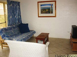 Fiesta Palms - Tourism Caloundra 0