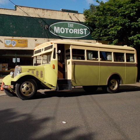 Vintage Fun Hire Cars - Tourism Caloundra 3