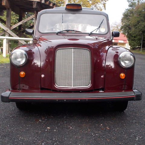 Vintage Fun Hire Cars - Tourism Caloundra 5