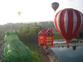 Balloon Safari - Tourism Caloundra 2