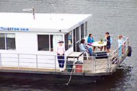 Clyde River Houseboats - Tourism Caloundra 3