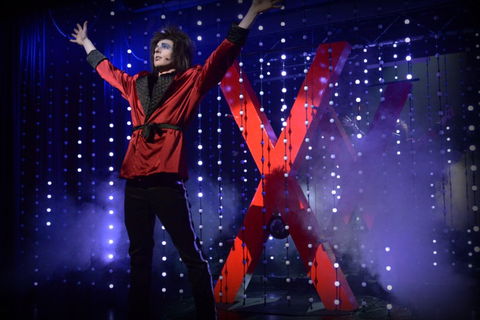 Draculas Cabaret Restaurant - Tourism Caloundra 3