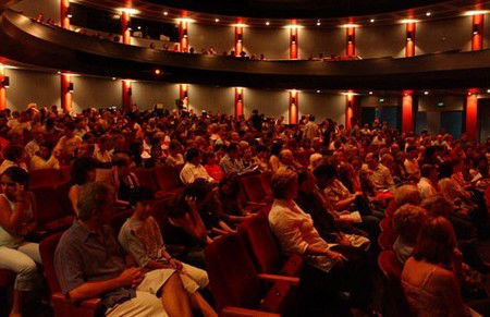 Riverside Theatre - Tourism Caloundra 3