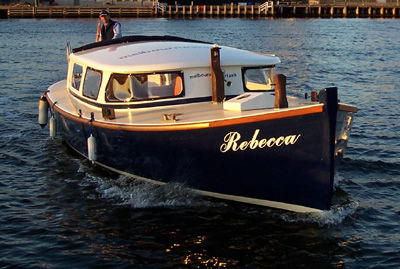 Melbourne Water Taxis - Tourism Caloundra 4