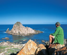 Sugarloaf Rock - Tourism Caloundra 0