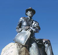 Paddy Hannans Statue - Tourism Caloundra