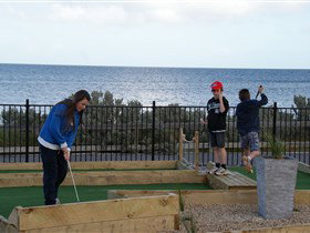 Port Vincent Putt Putt - Tourism Caloundra 0