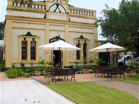 Williamstown SA Tourism Caloundra