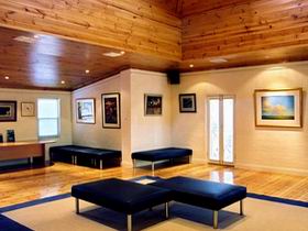 Pikes Wines - Tourism Caloundra 0