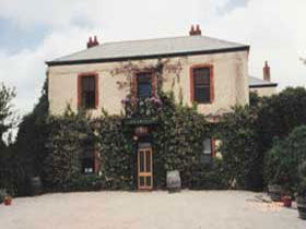 Clos Clare - Tourism Caloundra 0