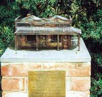 Sculpture Of Beetaloo Reservoir Hotel - Tourism Caloundra