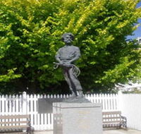 Alexander Cameron Statue - Tourism Caloundra