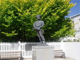 Alexander Cameron Statue - Tourism Caloundra 0
