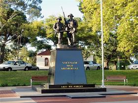 Vietnam War Memorial - Tourism Caloundra 0