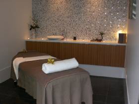 Spa On Brougham - Tourism Caloundra 0