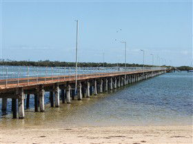 Port Broughton Visitor Outlet - Tourism Caloundra 0