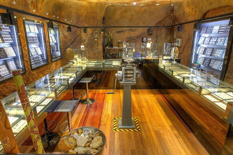 Unique Opal And Diamond Mine  - The Underground Opal Mine - Tourism Caloundra 3