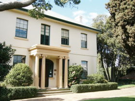 Franklin House - Tourism Caloundra 0