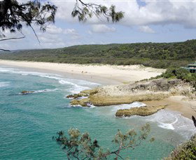 Main Beach, North Stradbroke Island - Tourism Caloundra 0