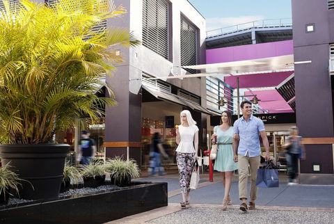 Harbour Town Outlet Shopping Centre - Tourism Caloundra 3
