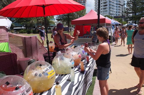 Coolangatta Beachfront Markets - Tourism Caloundra 4
