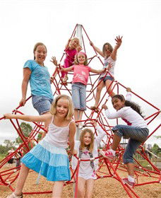 Belvoir Park Playground - Tourism Caloundra 0