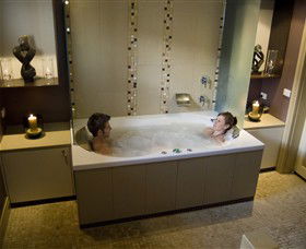 Daylesford Day Spa - Tourism Caloundra 0