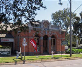 Old Post Office Seymour - Fine Art Gallery & Licensed Restaurant - Tourism Caloundra 0