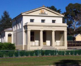 Berry Courthouse - Tourism Caloundra 0