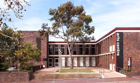 Shoalhaven City Arts Centre - Tourism Caloundra 0