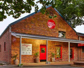 Bright Chocolate - Tourism Caloundra 0