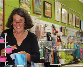 Artists On Parade Art Gallery - Tourism Caloundra 0