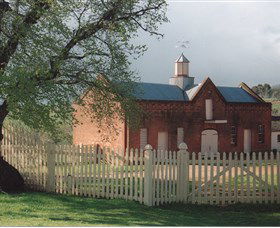 Cooma Cottage - Tourism Caloundra 0
