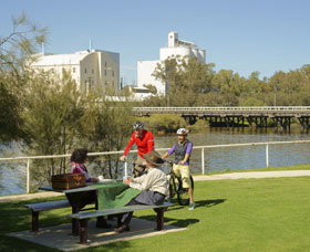 Avon River - Tourism Caloundra 0