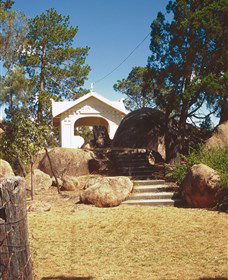 Stanthorpe Soldiers Memorial - Tourism Caloundra 1