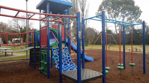 Coronation Park Yass - Tourism Caloundra 3