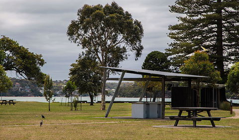 Bonnie Vale Picnic Area - Tourism Caloundra 2