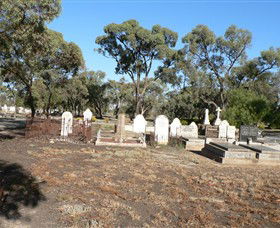 Wentworth Cemetery - Tourism Caloundra 1