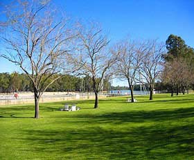 Lock 10 And Weir - Tourism Caloundra 0