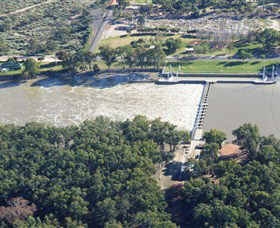 Lock 10 And Weir - Tourism Caloundra 2
