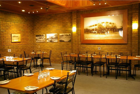 Crown Hotel Wentworth - Tourism Caloundra 4